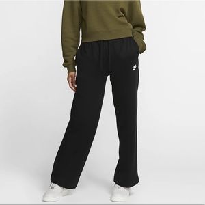Nike Women’s Fleece Sweatpants